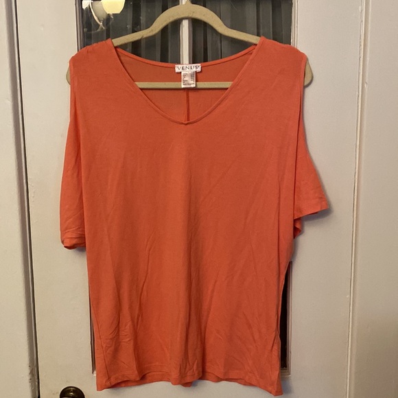 NWOT Venus Small Coral/Peach Cold Shoulder Short Sleeve Top - Picture 2 of 6